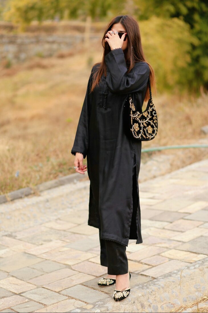 Obsidian Majesty – Jet Black Soft Linen 2-Piece Suit