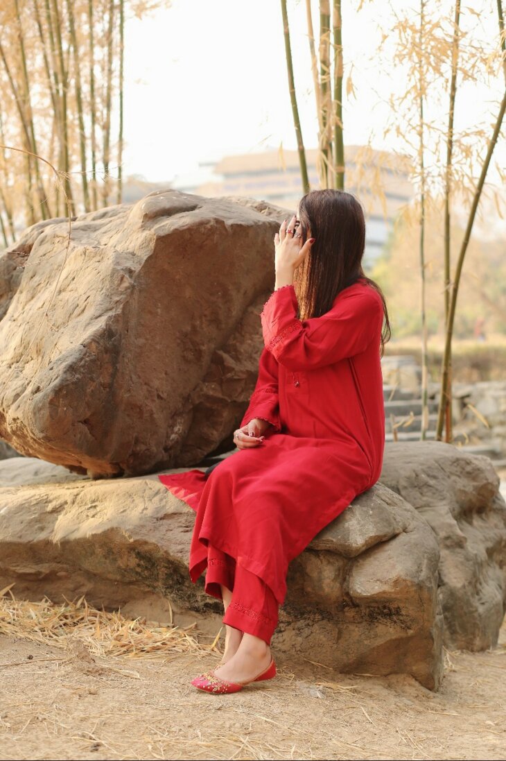 Crimson Royale – Fiery Red Linen 2-Piece Suit