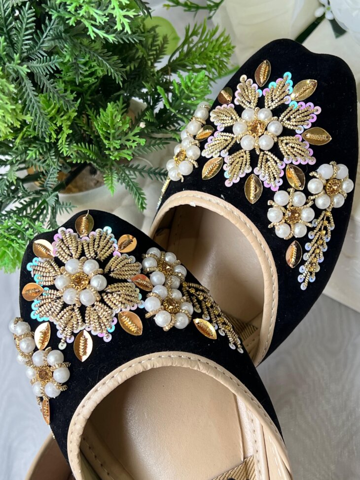 Beautiful Khussa For Women - Image 4