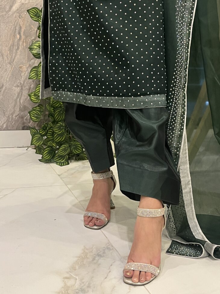 Green Shamoz Silk Attire 3 piece Suit - Image 4
