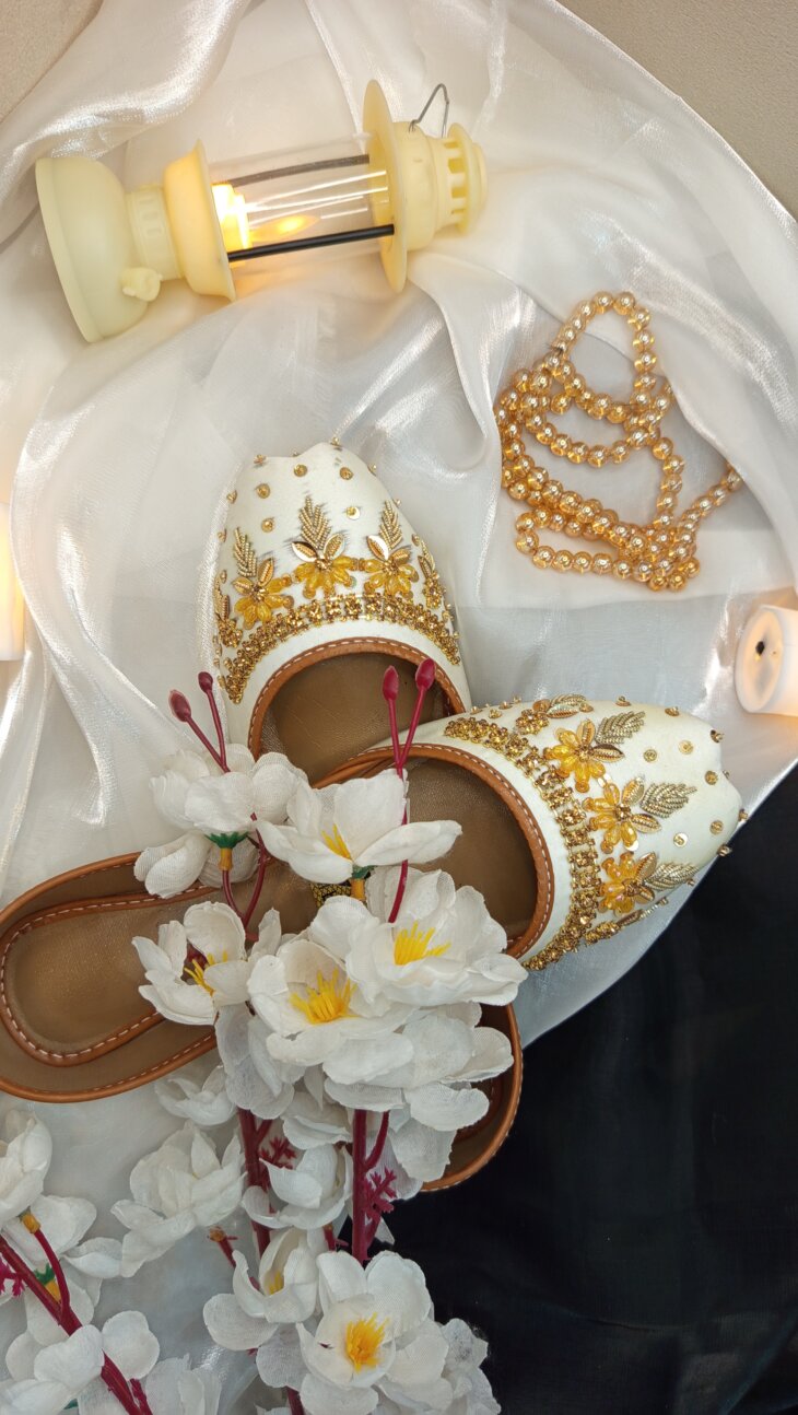 white and gold khusas - Image 2