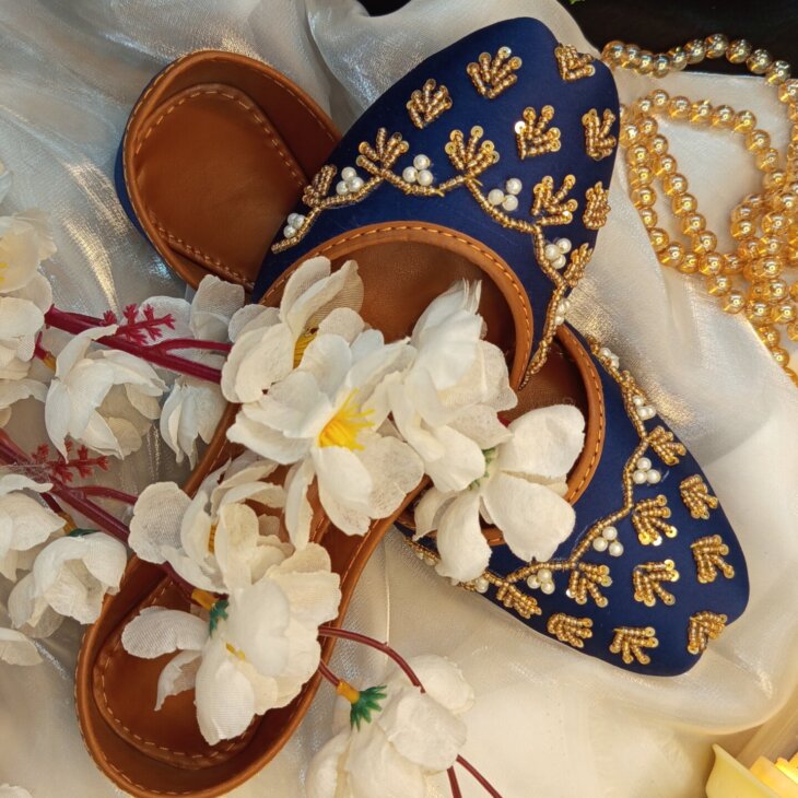 Navy bluekhusas