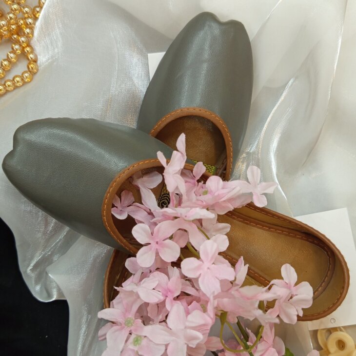 Deep olive-green leather  khusas