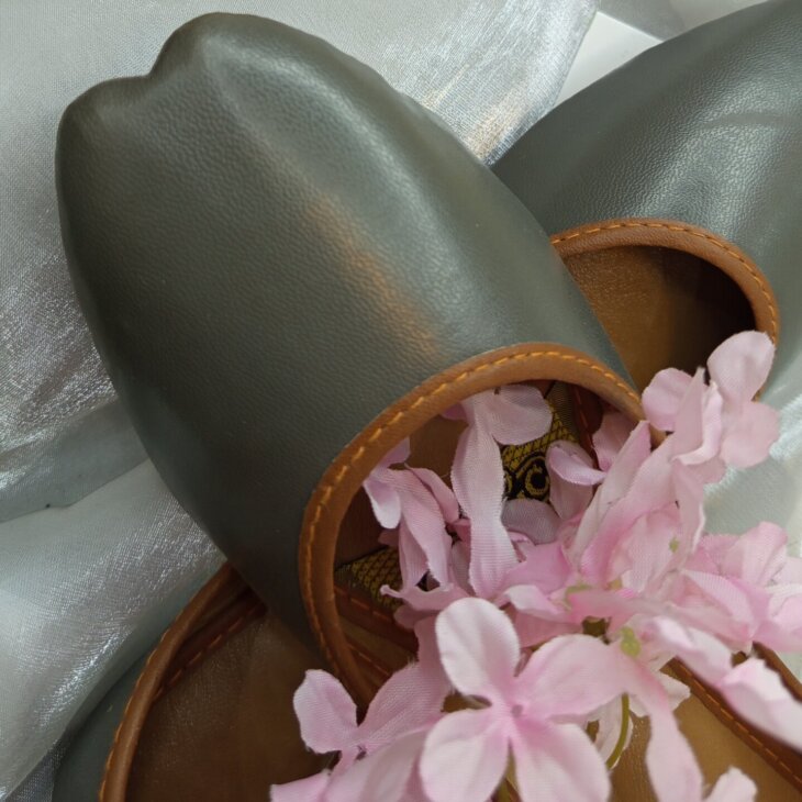 Deep olive-green leather  khusas - Image 2