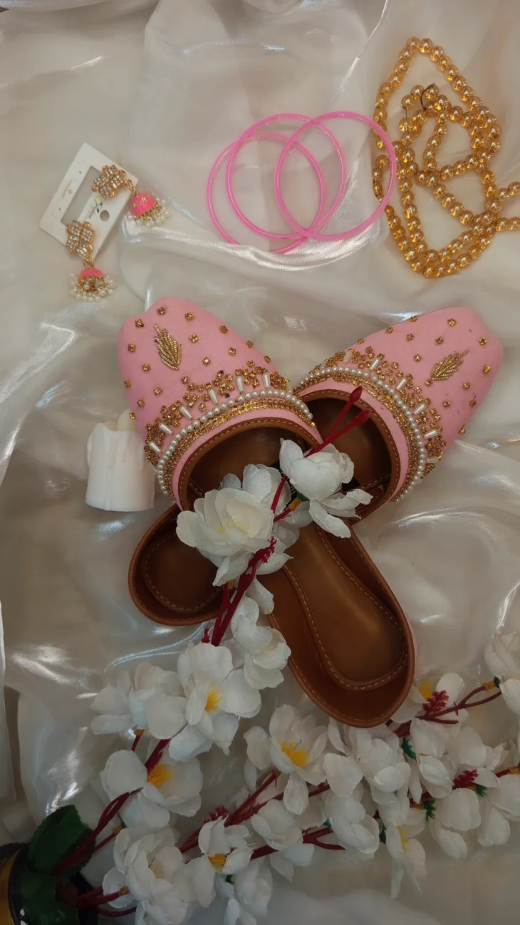 Pink & Gold Khusa - Image 4